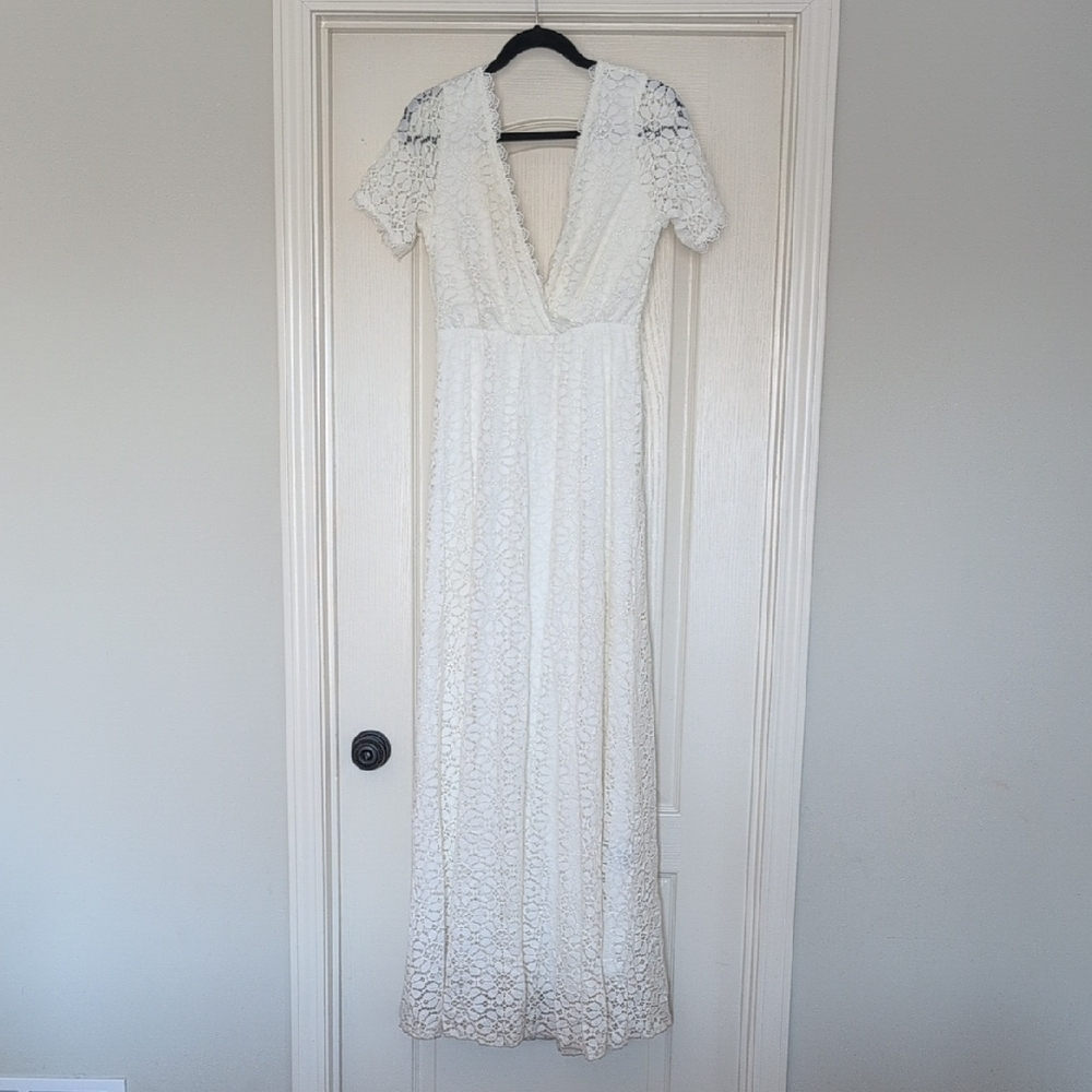 Elegant White Lace Maxi Dress
